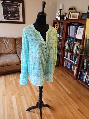 Ocean + Coast NWT Green Floral Long Sleeve Collarless V-neck Shirt XL